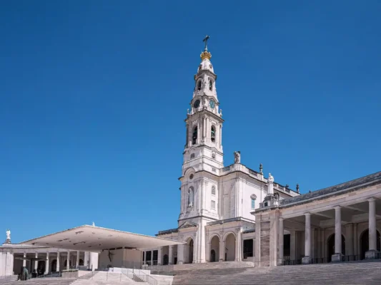 Fatima, basilica santo Rosario del santuario. Pellegrinaggio Tu Sei Pietro Viaggi