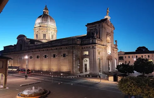 Loreto Basilica Santa Maria Degli Angeli Pellegrinaggio Tu Sei Pietro Viaggi