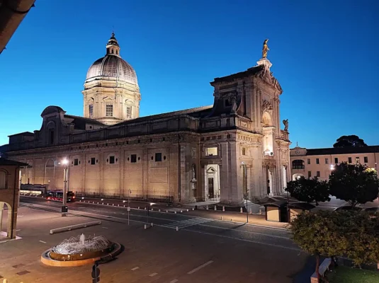 Loreto Basilica Santa Maria Degli Angeli Pellegrinaggio Tu Sei Pietro Viaggi